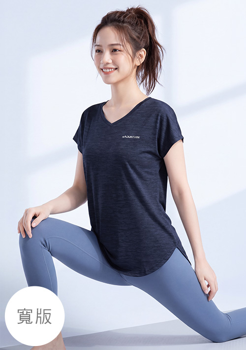 抗UV吸排反光文字印花V領寬版涼感上衣